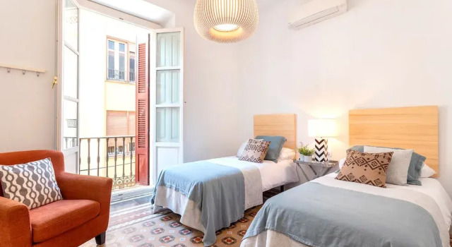 Апартаменты Fabulous Apartment Close to Commercial Area. Larios