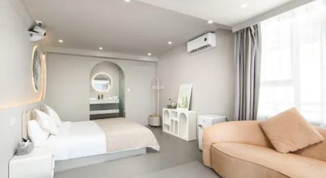 Люкс Sanya Moonlight Dolphin designer Seascape Art B&B