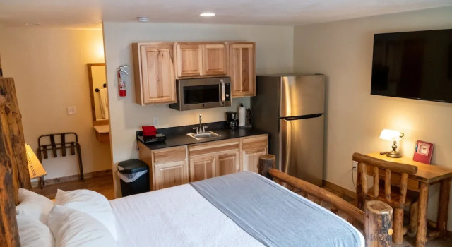 Семейный люкс с 2 комнатами с видом на горы Ouray Riverside Resort - Inn & Cabins
