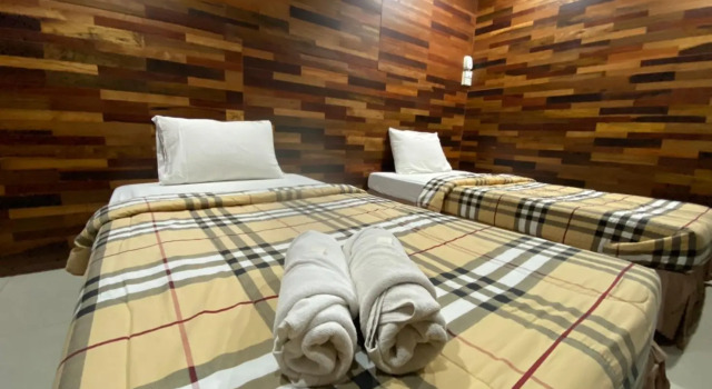 Phunumfha Hotel, Book Hotel Chum Phae 