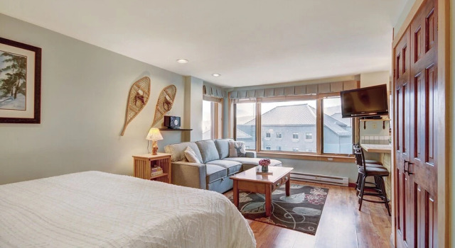 Ge At Breckenridge Peak 9 Inn, Liftside 402 Studio Bedroom Condo by RedAwning