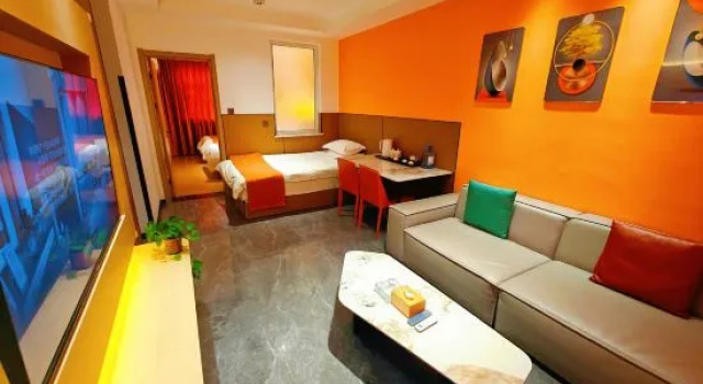 Трёхместный люкс Business No. 73 Datong Road, Xinghualing District, Taiyuan City