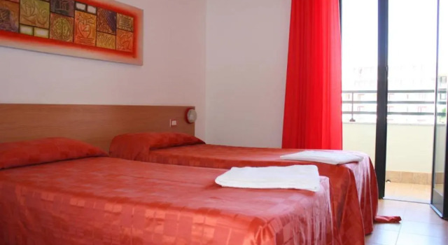 Трёхместный номер Standard Hotel Alguer