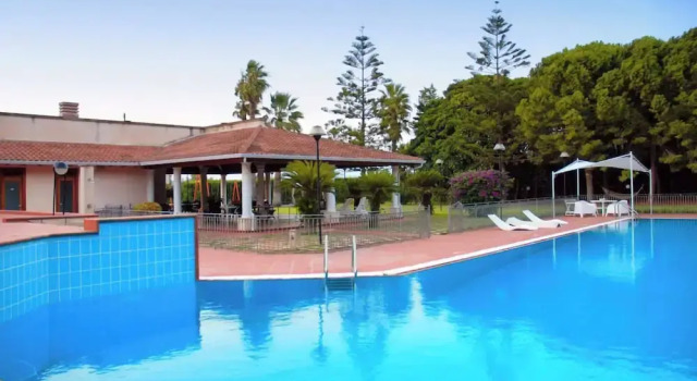 Villa with private Pool, Забронировать Вилла Отели в центре Испика, в центре