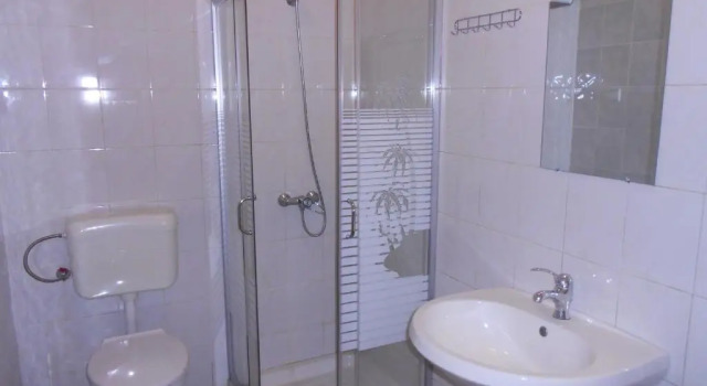 Кровать в общем номере Hostel Albania Villa