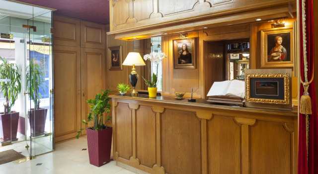 Hôtel Félicité, Забронировать Отель Отели Парижа с парковкой, рядом с Ром, Парковка