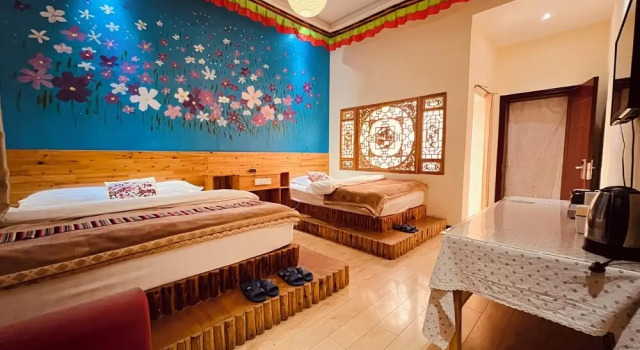 Номер Comfort Shangri-La Xinjiapo Boutique Homestay (Dukezong Ancient City Branch)