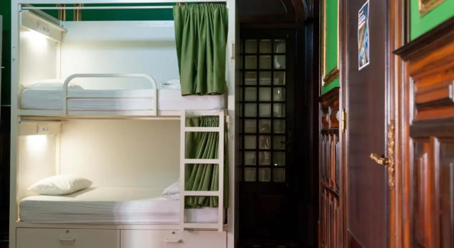 Кровать в общем номере (женский номер) Sant Jordi Hostels Lisbon