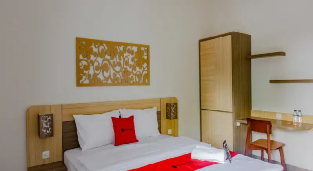 Люкс RedDoorz near Jogja City Mall 4