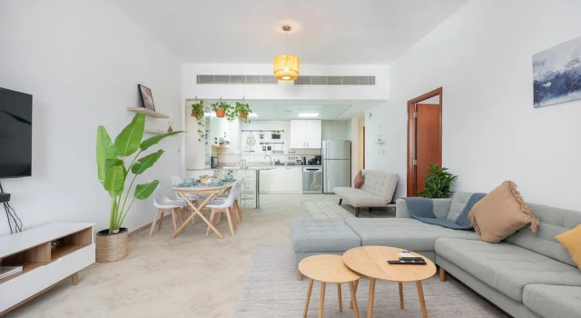 Cozy 1-bedroom Apartment for 5 in Motor City