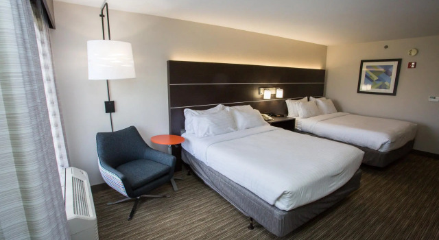 Четырёхместный номер Standard Holiday Inn Express Wilmington by IHG