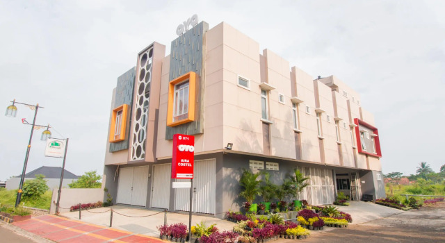 OYO 871 Aira Costel, Book Hotel Cianjur West Java
