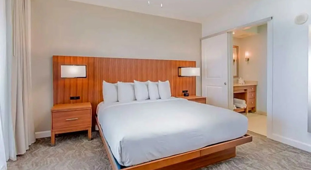 Номер Standard с 3 комнатами с видом на залив Hilton Pensacola Beach