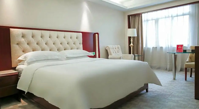 Двухместный номер Premium Ramada Shenzhen Baoan