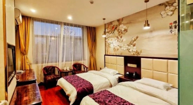 Standardowy dwuosobowy pokój Lingqiu Jindu Hotel