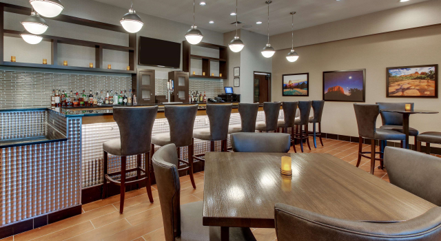 Drury Inn & Suites Phoenix Happy Valley, Забронировать Отель Дир-Вэлли 