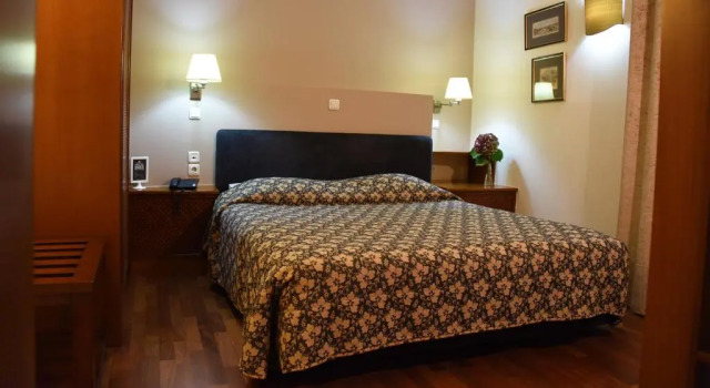 Полулюкс Dionisos Hotel