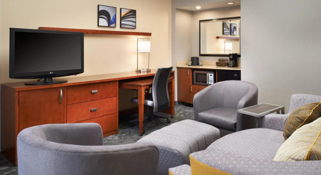 Люкс Courtyard by Marriott Minneapolis-St. Paul Airport
