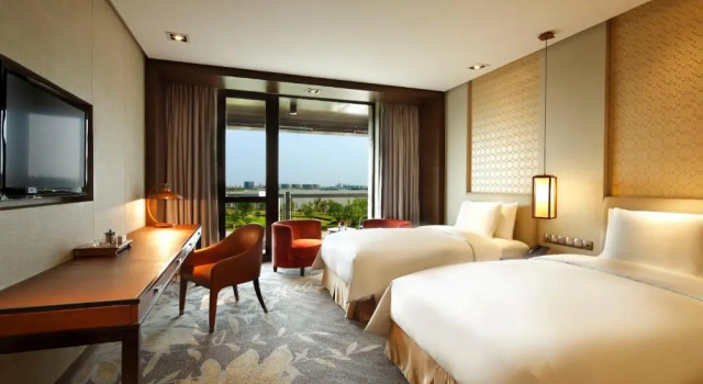 Двухместный номер Deluxe Crowne Plaza Xuzhou Dalong Lake