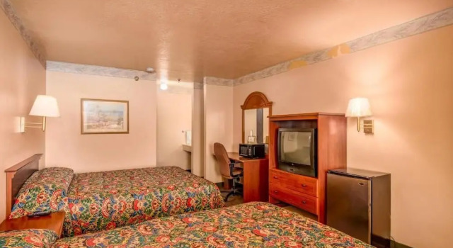 Четырёхместный номер Standard Albuquerque Inn
