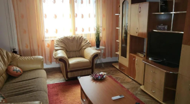 Apartament ULTRACENTRAL, Забронировать Апартаменты/квартира Отели Арджеш с парковкой, Парковка