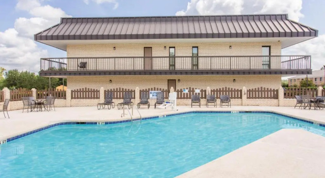Номер Standard Days Inn by Wyndham Florence/I-95 North