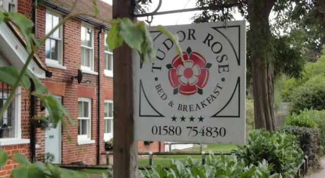 Tudor Rose Bed and Breakfast, Book Hotel 4-stjernede hoteller i High Weald, 4*
