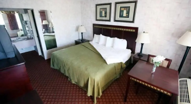 Quality Inn Airport, Забронировать Отель Фортуна-Футхилс штат Аризона