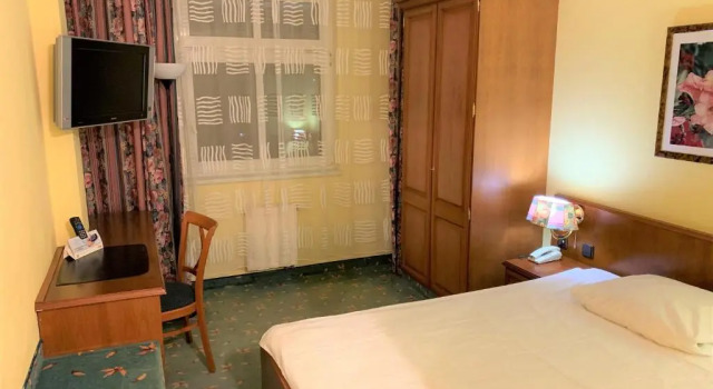 Brandiser Parkhotel, Book Hotel Hoteller i Brandis med parkering, Parkering