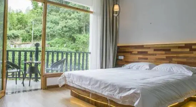 A bed and breakfast in Xianju, Book Hotel Taizhou Zhejiang