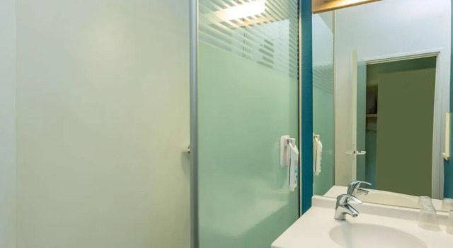 Трёхместный номер Standard ibis budget Paris Porte de Pantin