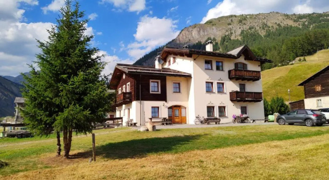 Апартаменты Apartments & Rooms MyHolidayLivigno