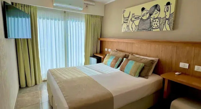 Четырёхместный номер Premium с балконом и с видом на город Romina Art Hotel