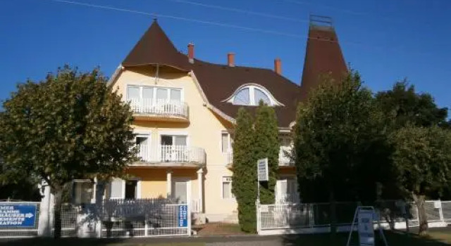 Terezia Guest-House, Book Hotel Hoteller i Western Transdanubia med parkering, Parkering