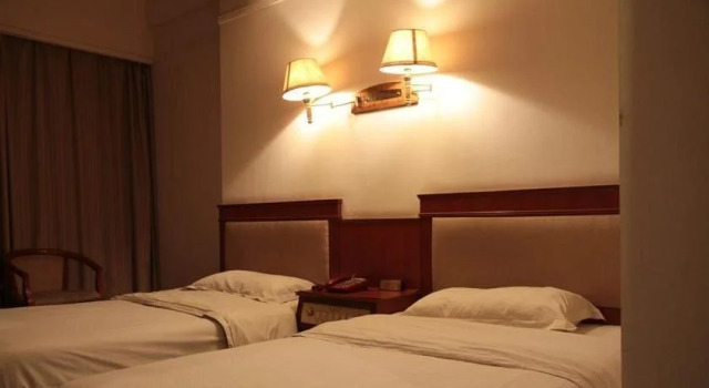 Qidu Business Hotel, Book Hotel Hoteller i Dezhou med parkering, Parkering