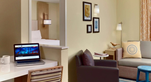 Четырёхместный люкс c 1 комнатой Sonesta ES Suites Auburn Hills Detroit