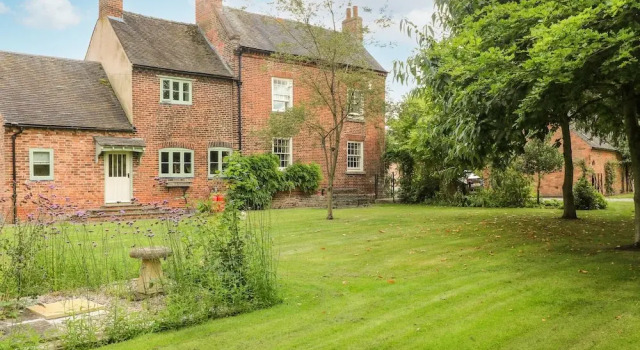 Mill Farm - The Farmhouse, Забронировать Фермерский дом Дерби Дербишир