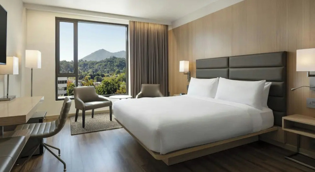 Номер Deluxe AC Hotel San Rafael Downtown