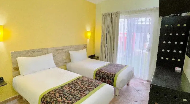 Двухместный номер Superior Seven Crown Express & Suites by Kavia