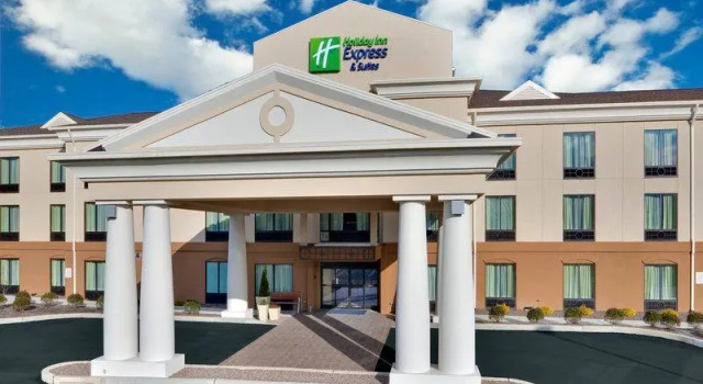 Люкс c 1 комнатой Holiday Inn Express Hotel & Suites Lebanon by IHG