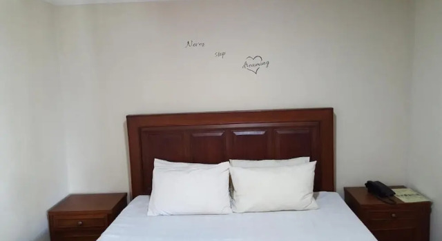 Pine Top Hotel Murree, Prenota Hotel Hotel economici a Murri