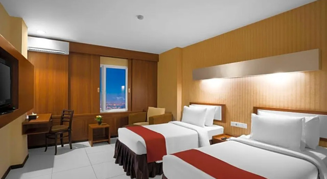 Двухместный номер Deluxe Garuda Plaza Hotel