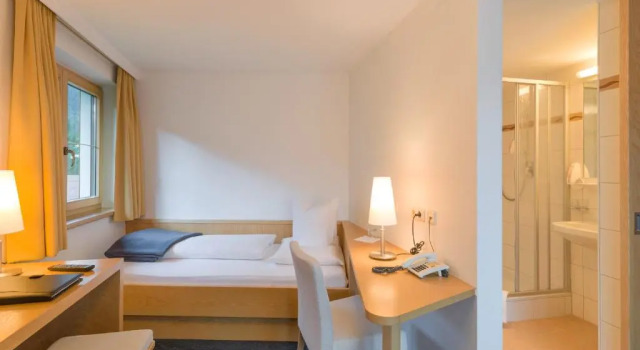 Номер Standard Quality Hosts Arlberg - Hotel Goldenes Kreuz B&B - Sommerkarte Premium inklusive