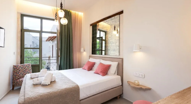 Люкс с балконом и с видом на город Neratze Hammam Suites