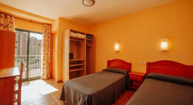 Четырёхместные апартаменты с балконом Apartamentos Palm Court