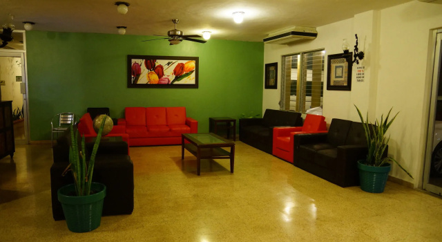 Las Dalias Inn