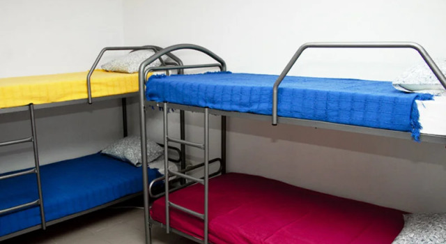 The Living Roof Hostel Madrid, Забронировать Хостел Шамбери Мадрид, рядом с Церковь Сан-Педро-Эль-Вьехо