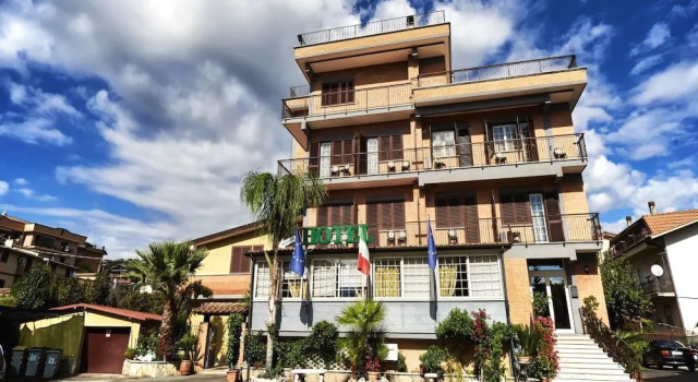 Hotel La Brocca, Buchen Sie Hotel Fonte Nuova Latium