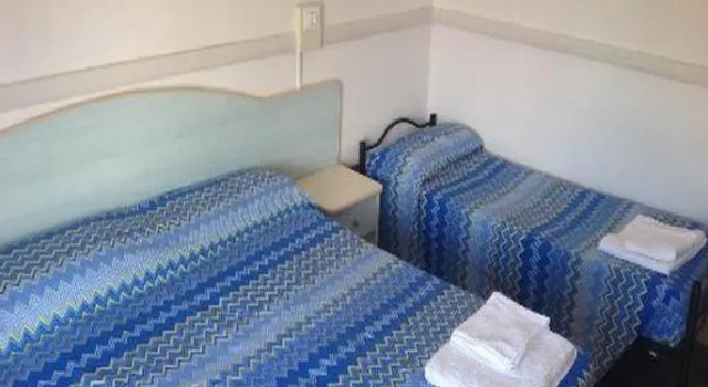 Трёхместный номер Standard Hotel Carol