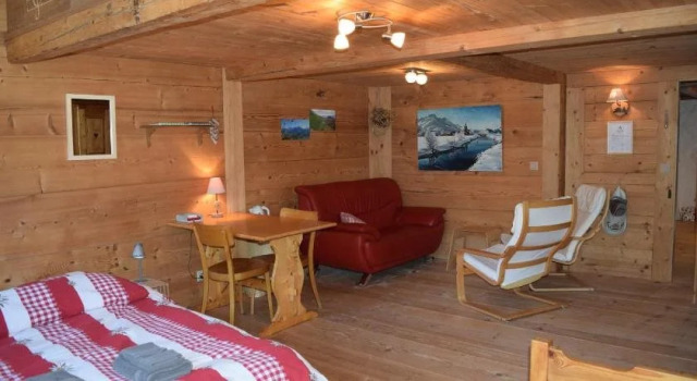 B and B La Grangette, Забронировать Отель Россиньер Pays d'Enhaut